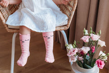 Afbeelding in Gallery-weergave laden, Kniekousen Lilly a Pinky Kitty • Mama&#39;s Feet
